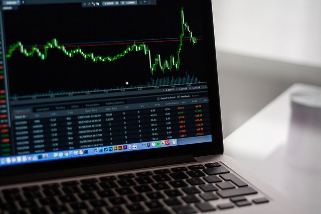 A U.S. Marijuana Stock Versus a Canadian Marijuana Stock